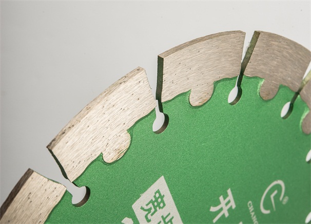 如何提高開槽切割片刀頭金剛石的把持力呢？